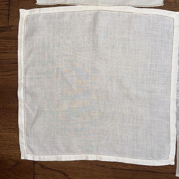 Bundle of six vintage white/cream cotton tatted or lace handkerchiefs - Picture 3 of 8